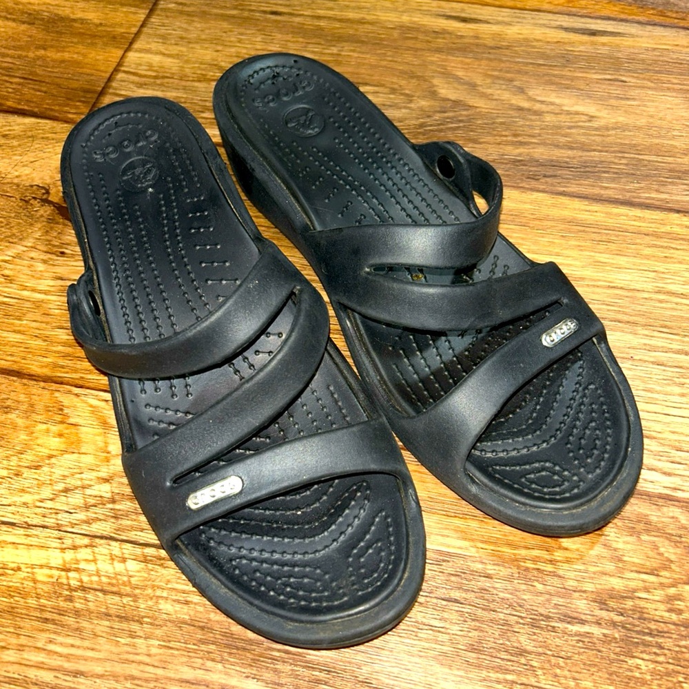 Crocs Strappy Boca Wedge Sandals Women 10/11 Black Beach Comfort Travel Massage